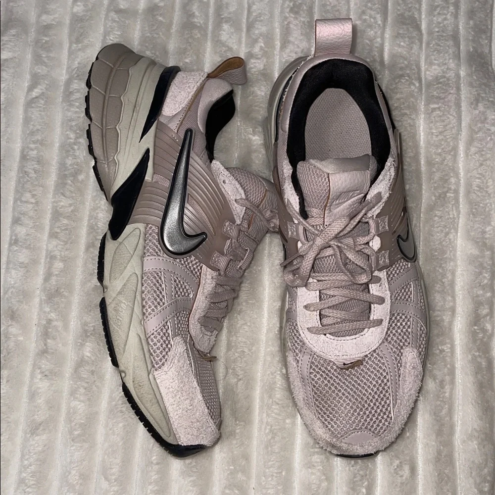 Nike V2K Run | Size 10